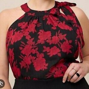 Torrid NWT Workplace Siren Romantic size 2 chiffon halter neck floral top